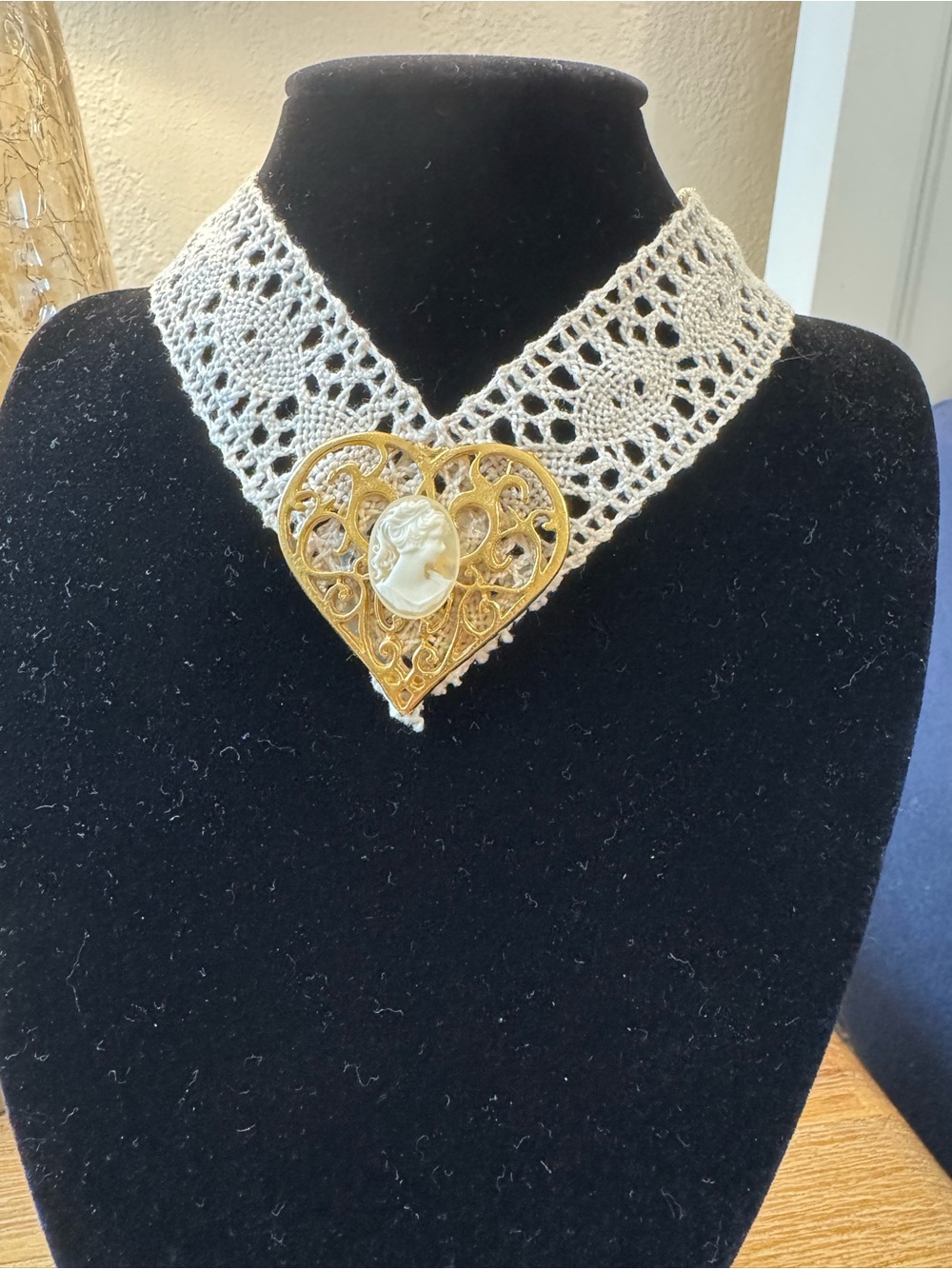 Vintage early 90s Lace Choker with Gold Heart Cameo Pendant - Antique White